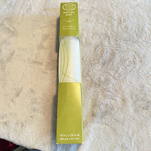 Dash Of That Pastry Mat 18 in. x 24 in. Silicone Measure Pie Crusts Dough Sheet - Picture 1 of 10